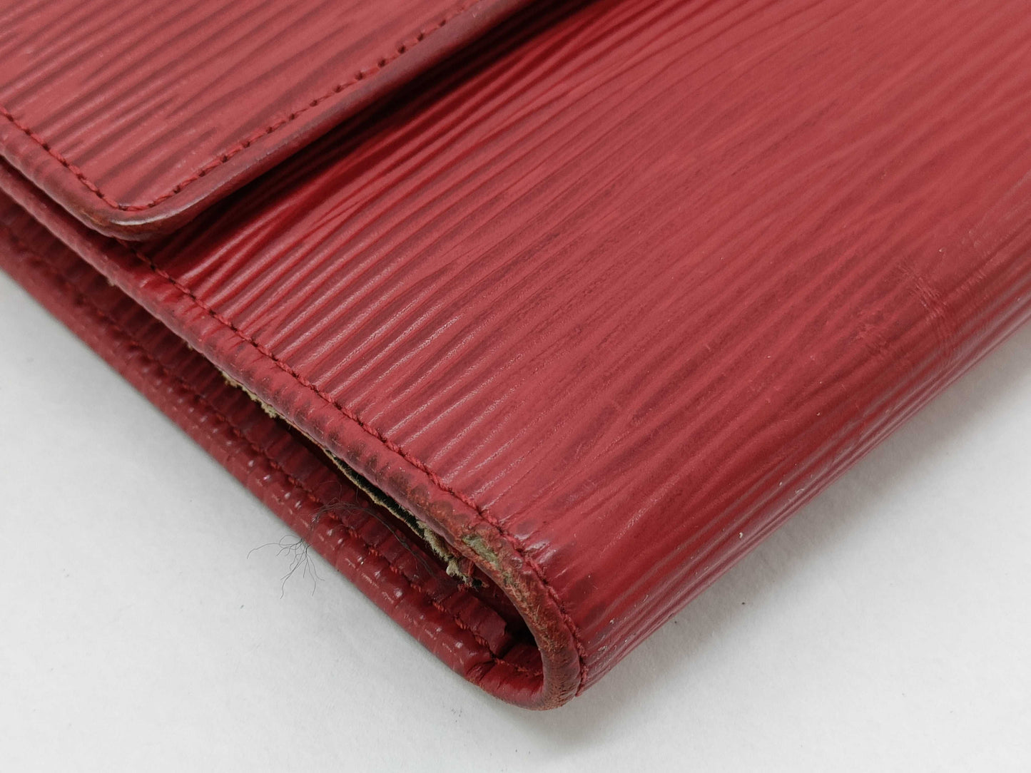 LOUIS VUITTON Epi Louis Vuitton Wallet Epi Tri-fold Wallet