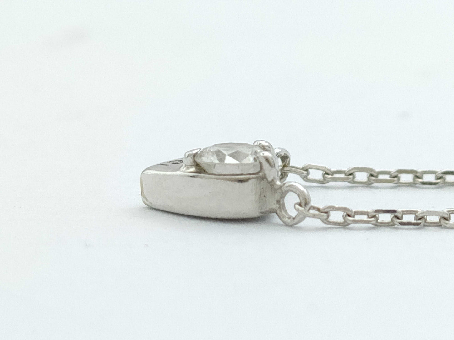 GUCCI Heart 1PD WG Au750 2.1g Necklace