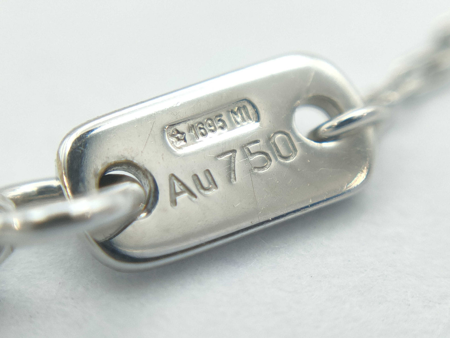 GUCCI Heart 1PD WG Au750 2.1g Necklace