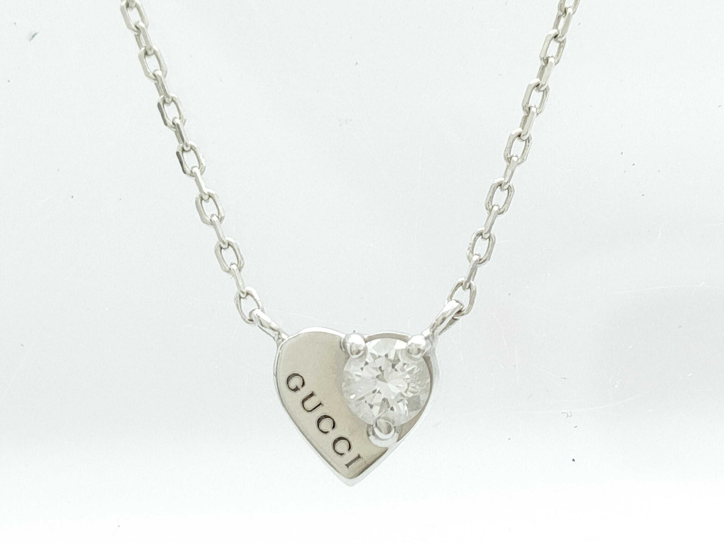 GUCCI Heart 1PD WG Au750 2.1g Necklace