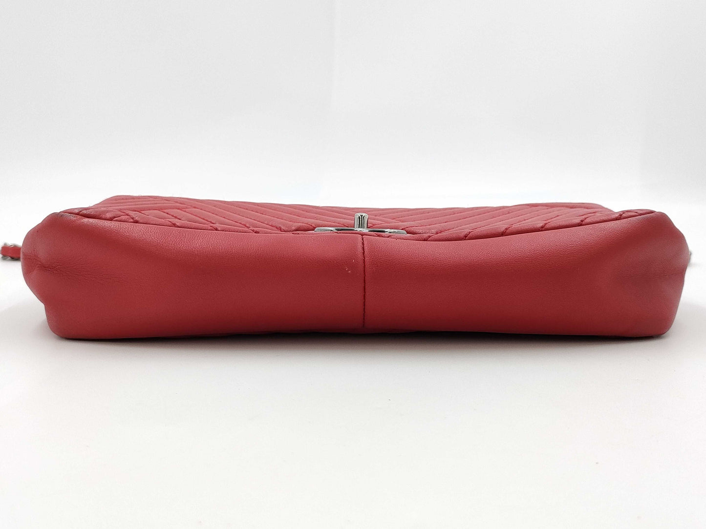 CHANEL Lambskin Stitched Chain Shoulder Bag in Red