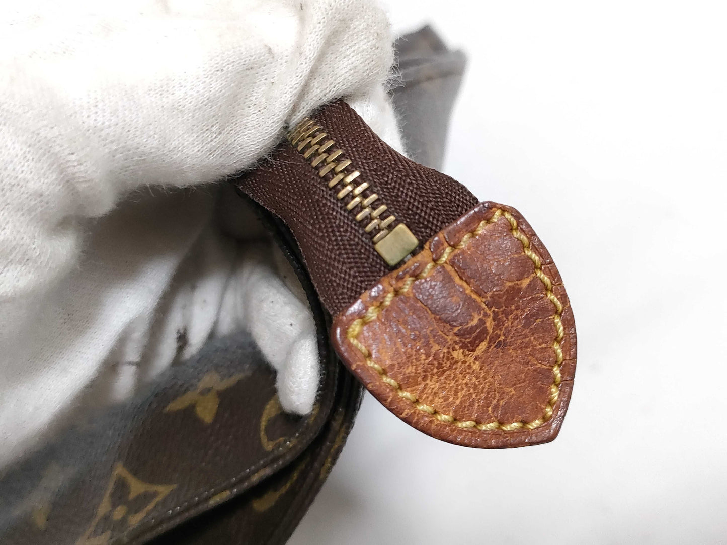 LOUIS VUITTON Monogram Poche Toilette 26 872TH Pouch