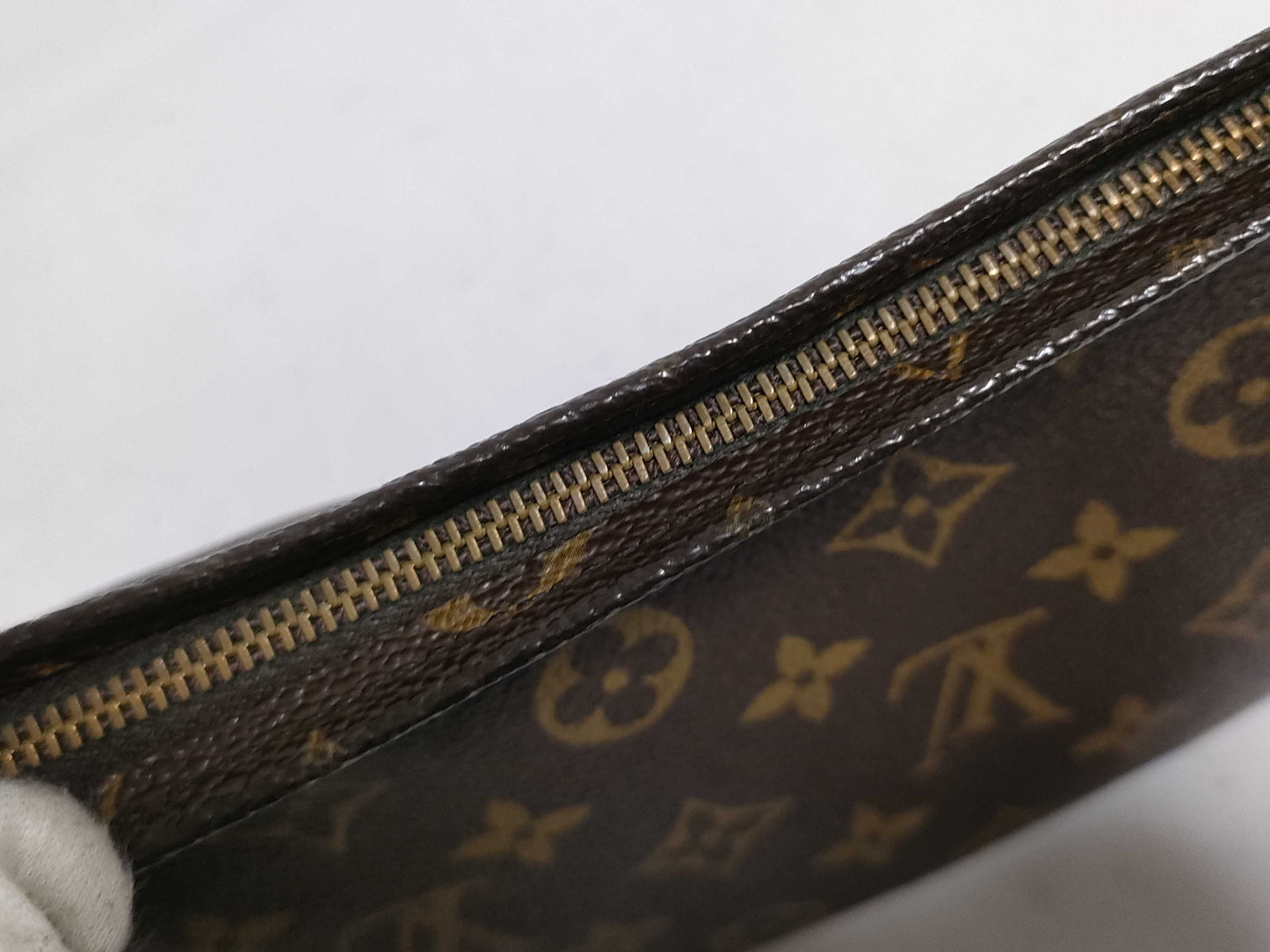 LOUIS VUITTON Monogram Poche Toilette 26 872TH Pouch