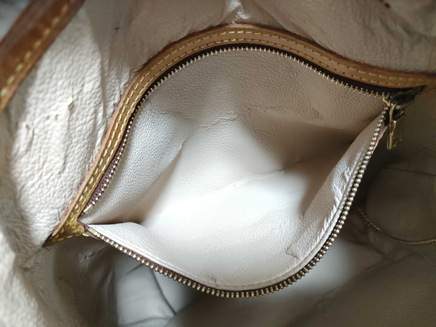 LOUIS VUITTON Monogram Bucket GM Pouch Handbag