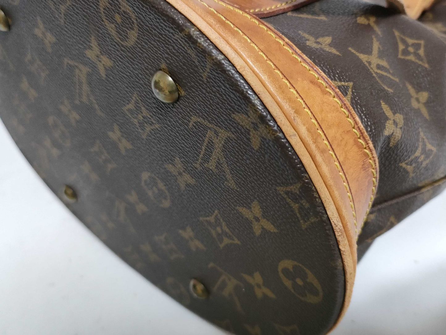 LOUIS VUITTON Monogram Bucket GM Pouch Handbag