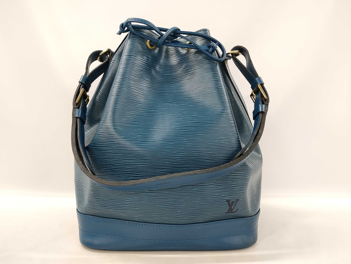 LOUIS VUITTON Epi Noe M44005/AR0975 Toledo Blue Shoulder Bag