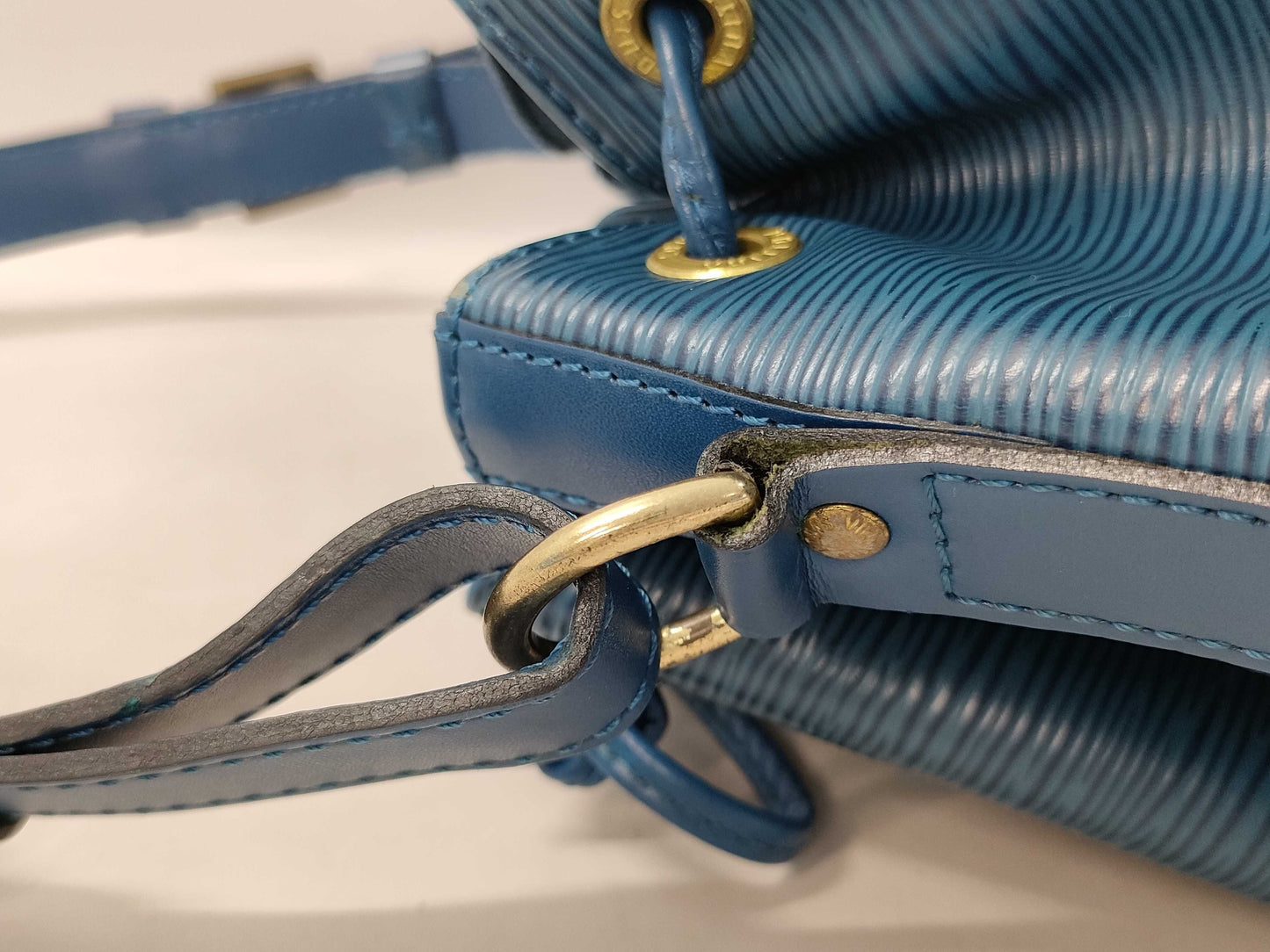LOUIS VUITTON Epi Noe M44005/AR0975 Toledo Blue Shoulder Bag