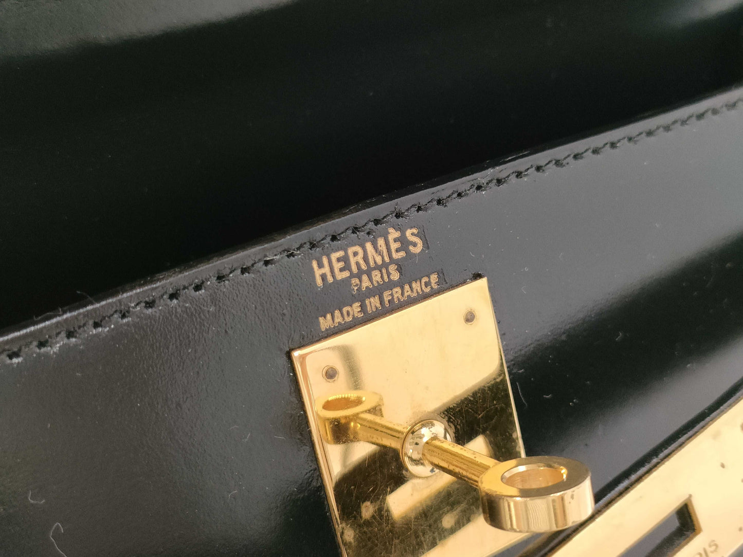 HERMES Kelly 28 ○S Box Calf Cadena Handbag