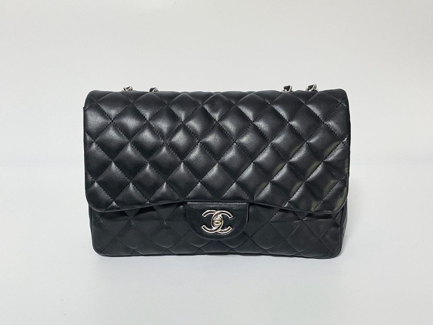 CHANEL Deca Matelasse 30 Lambskin Silver Hardware Seal Shoulder Bag