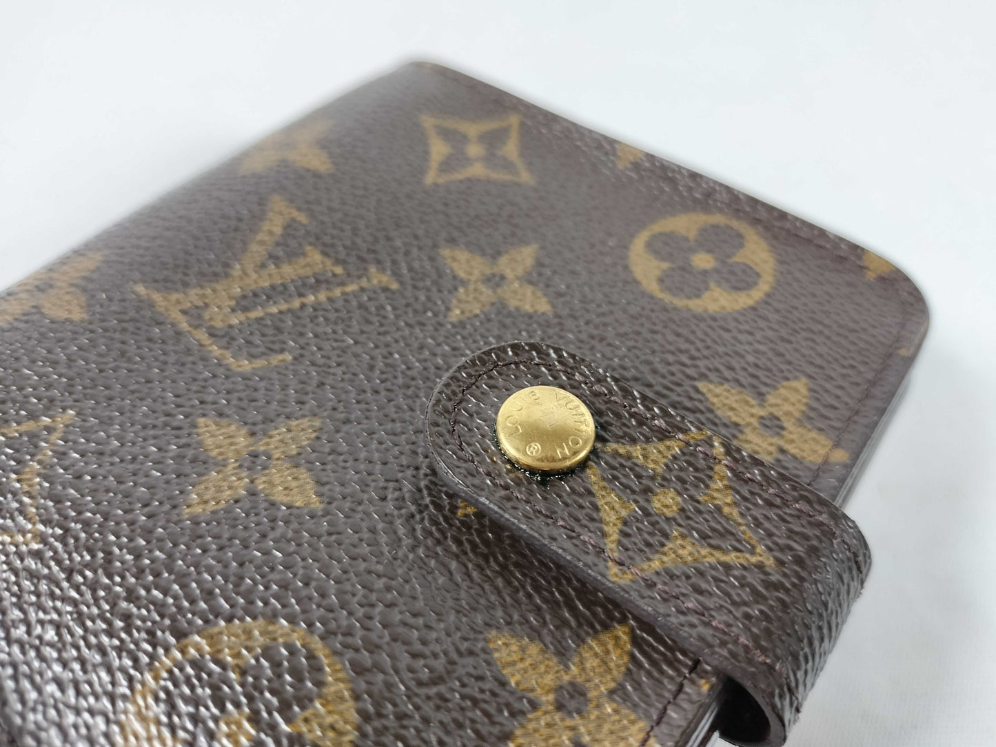 LOUIS VUITTON MI0041 Monogram Vuitton Compact Zip Wallet