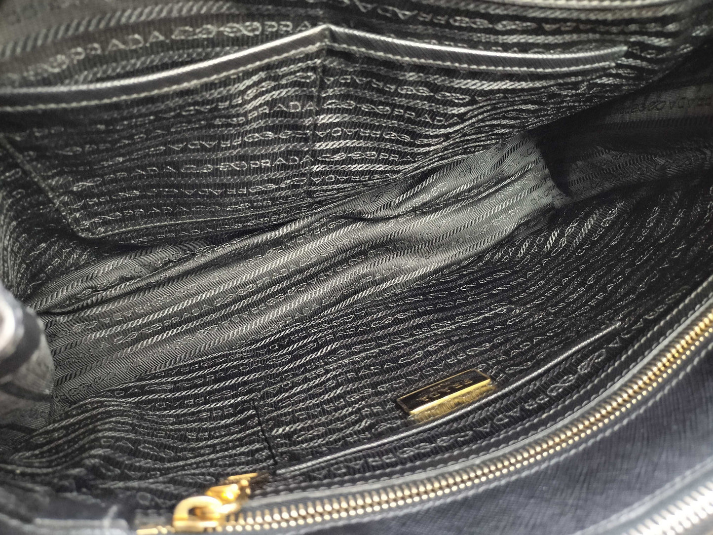 PRADA PRADA Prada Saffiano Black Handbag