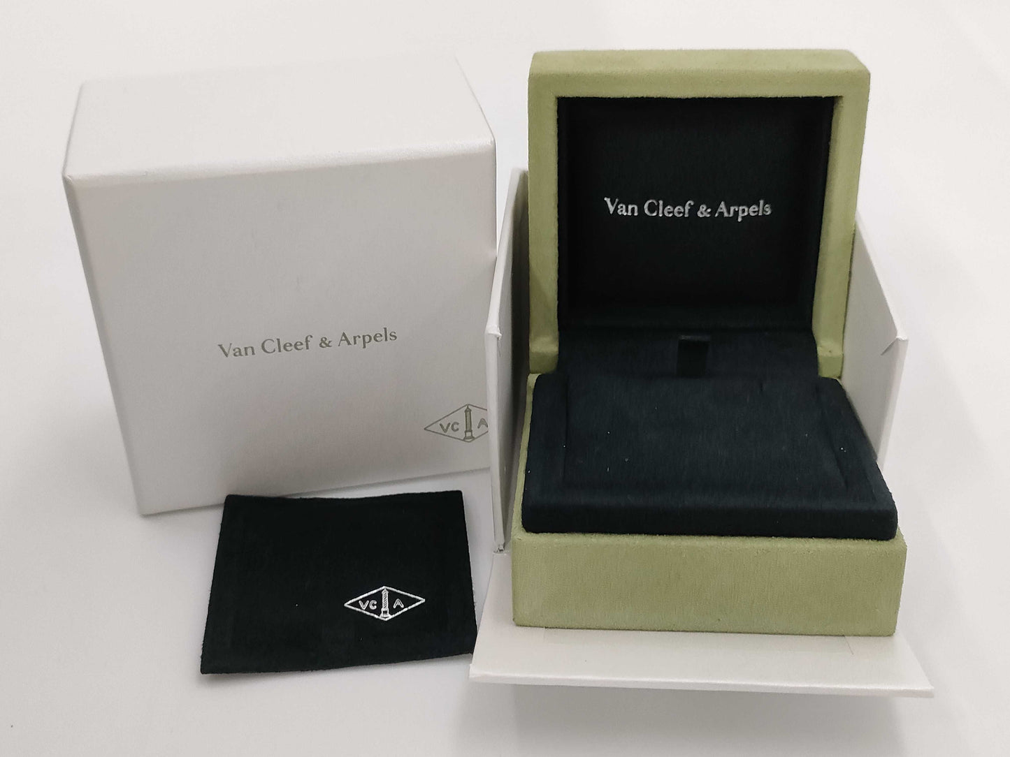 Van Cleef & Arpels Papillon Turquoise 1PD Yellow Gold Au750 6.5g Necklace