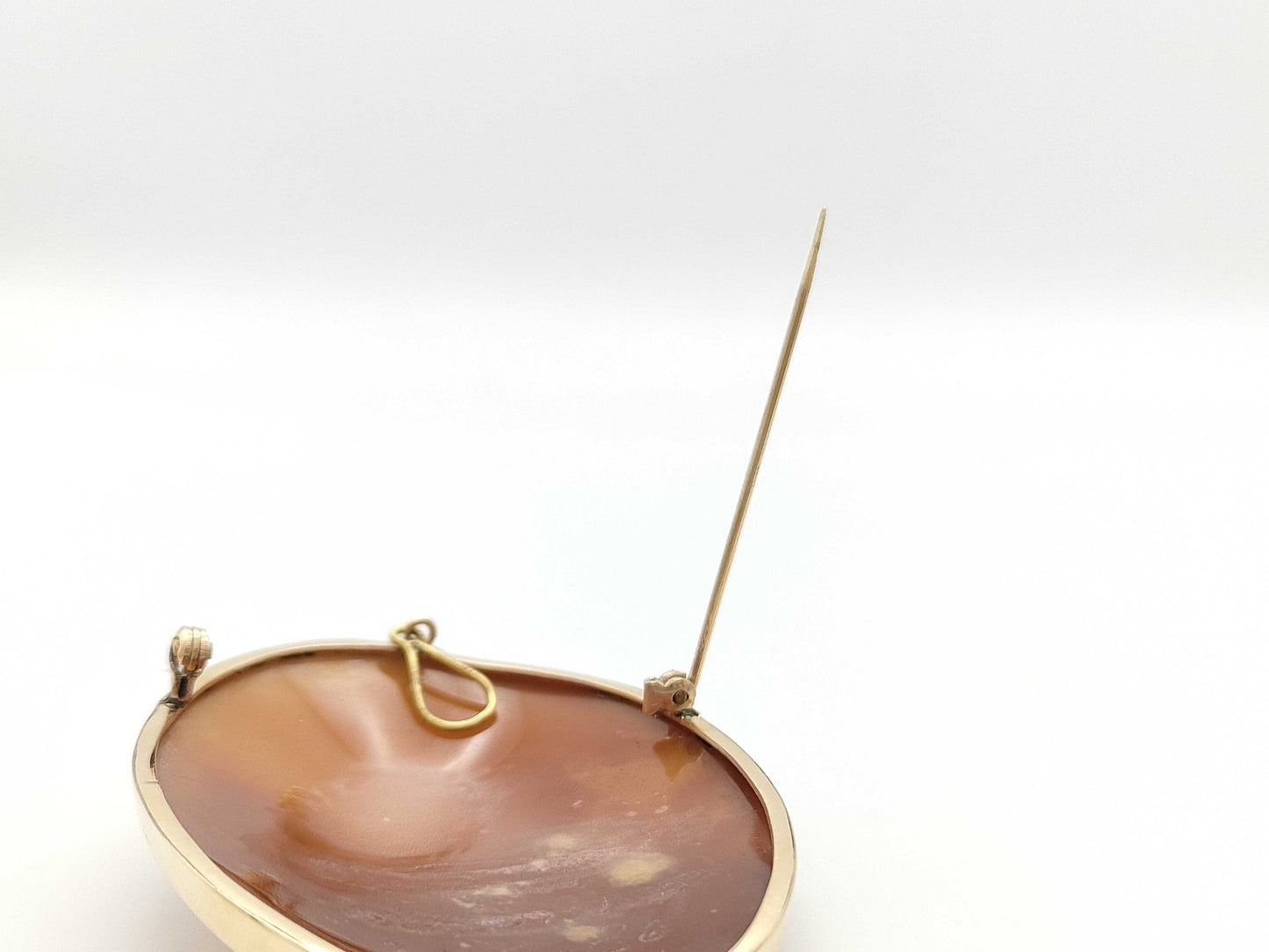 Cameo 585 10.5g Brooch