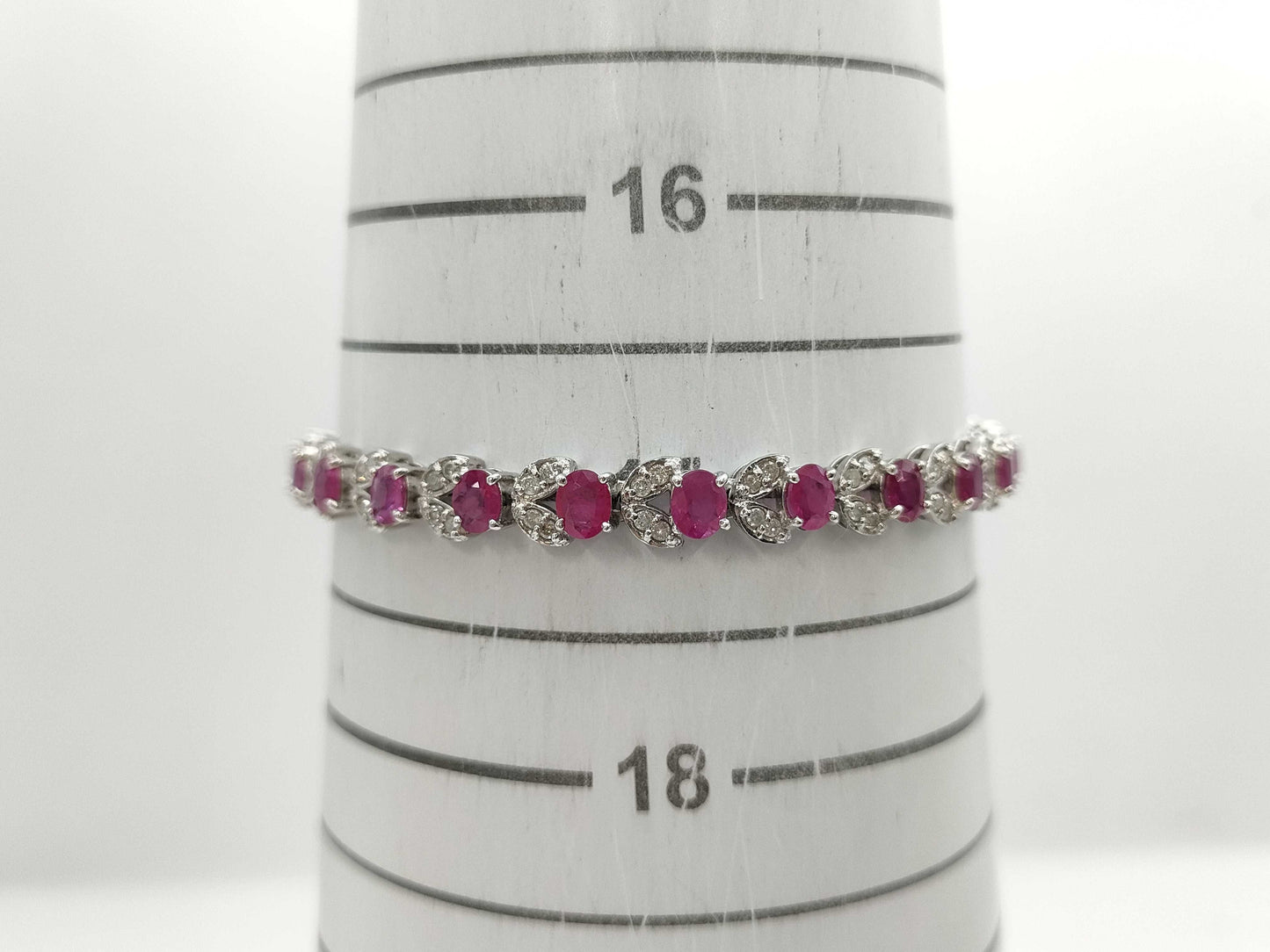 R5.86ct D1.00ct K18WG 16.1g Bracelet/Bangle