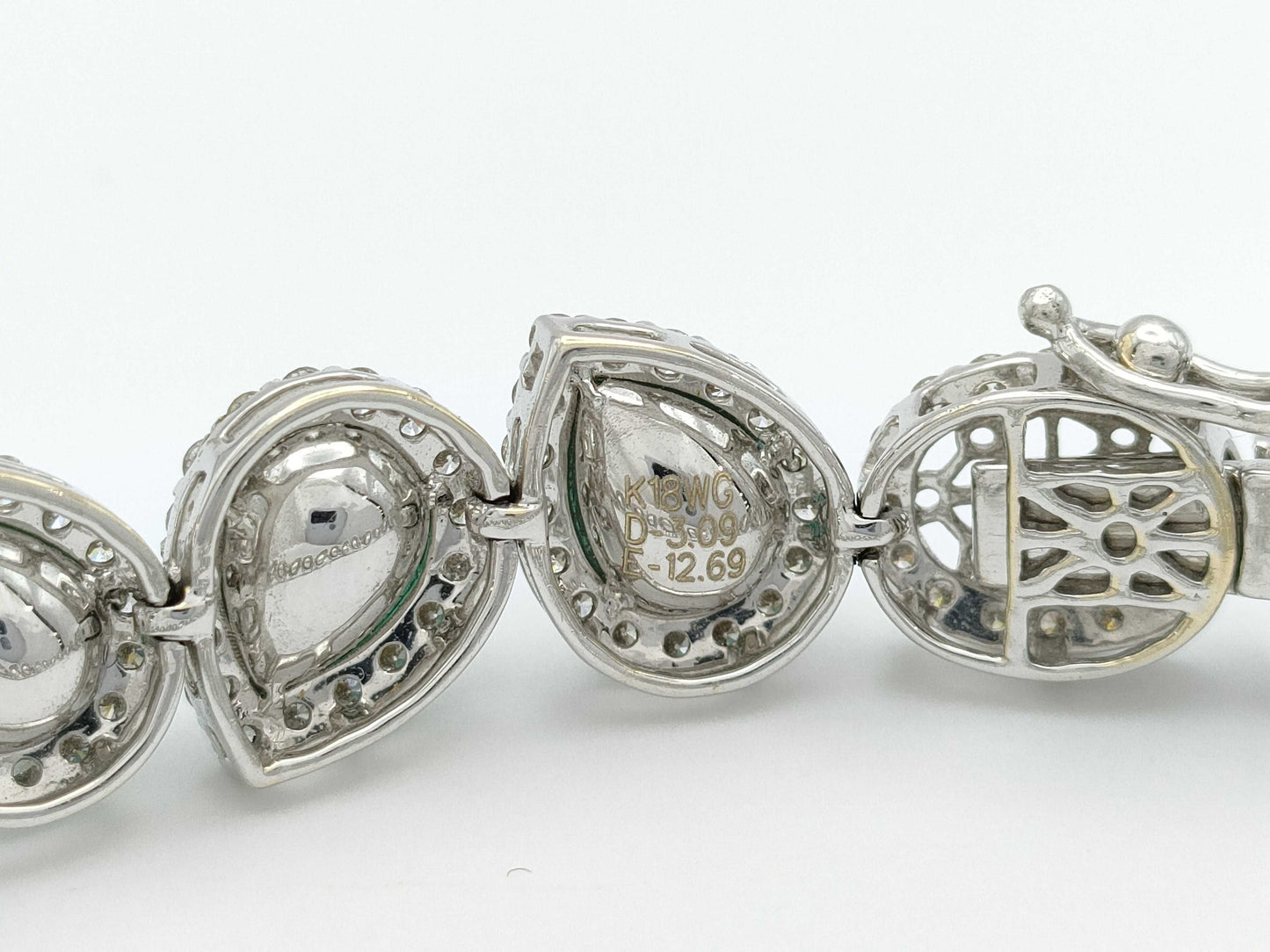 E12.69ct D3.09ct K18WG 20.6g Bracelet/Bangle