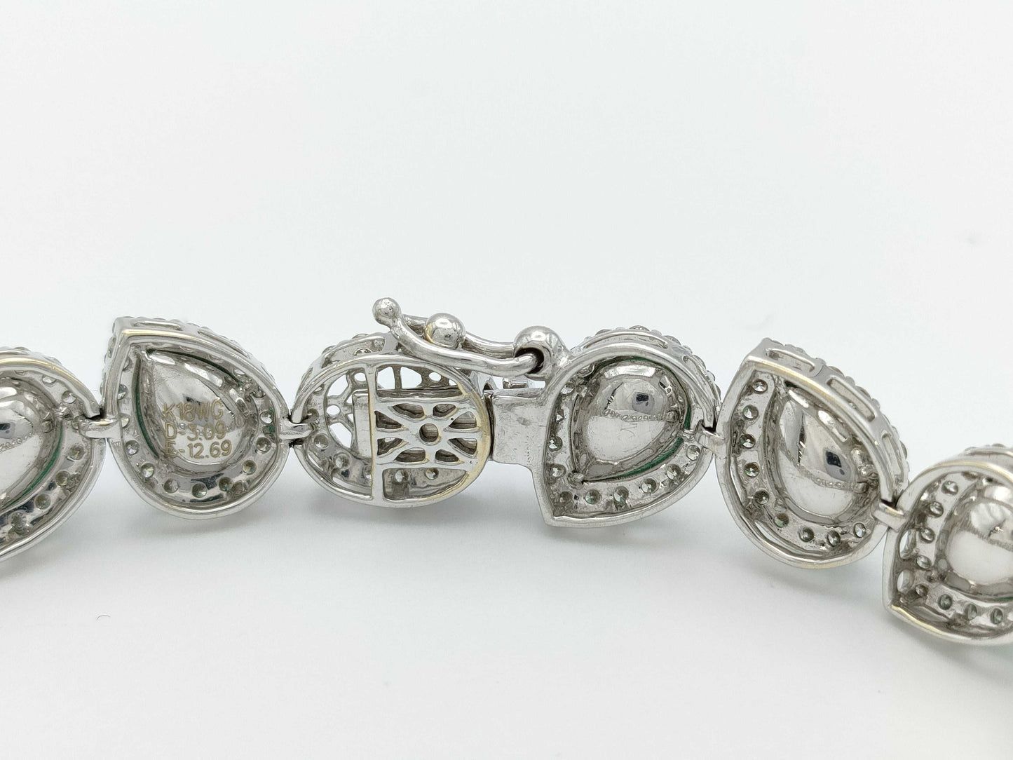 E12.69ct D3.09ct K18WG 20.6g Bracelet/Bangle