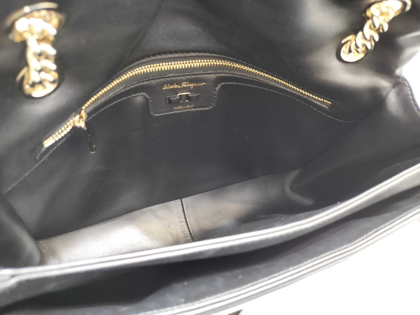 Salvatore Ferragamo Vara Vara Ribbon Chain Shoulder Bag