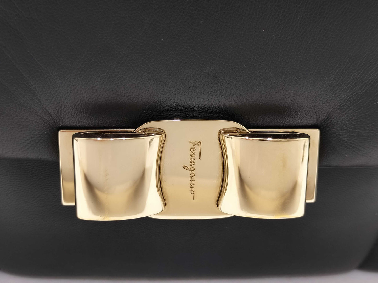 Salvatore Ferragamo Vara Vara Ribbon Chain Shoulder Bag