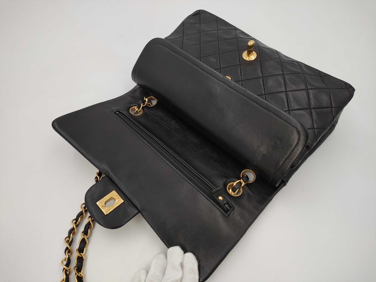 CHANEL Matelasse 25 Shoulder Bag