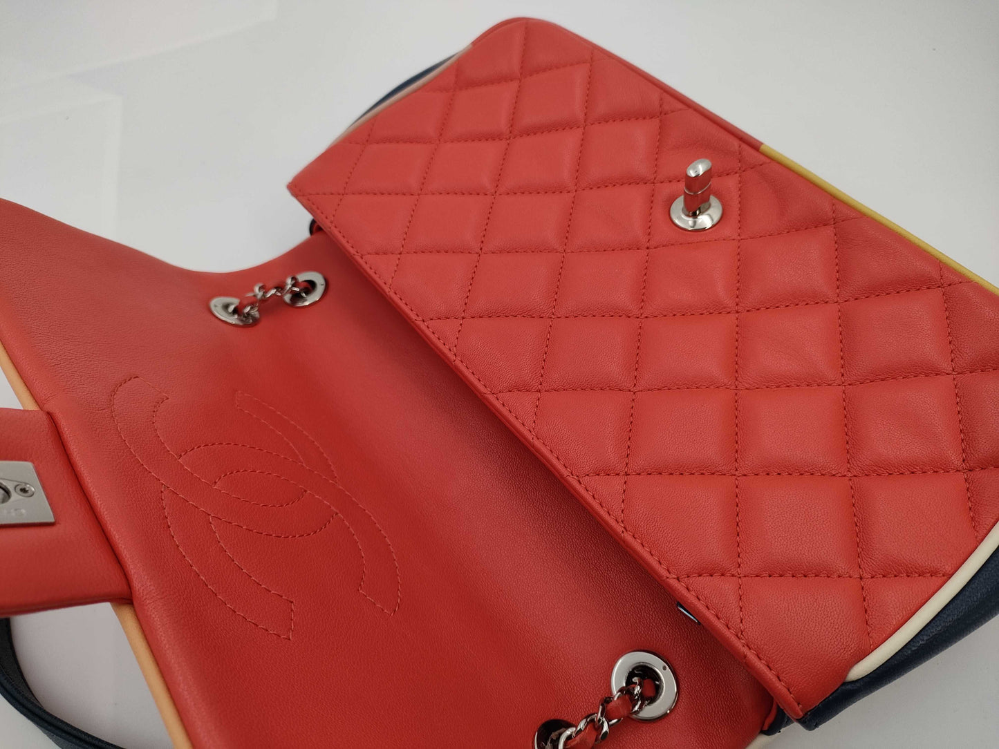 CHANEL Matelasse Shoulder Bag Red Shoulder Bag