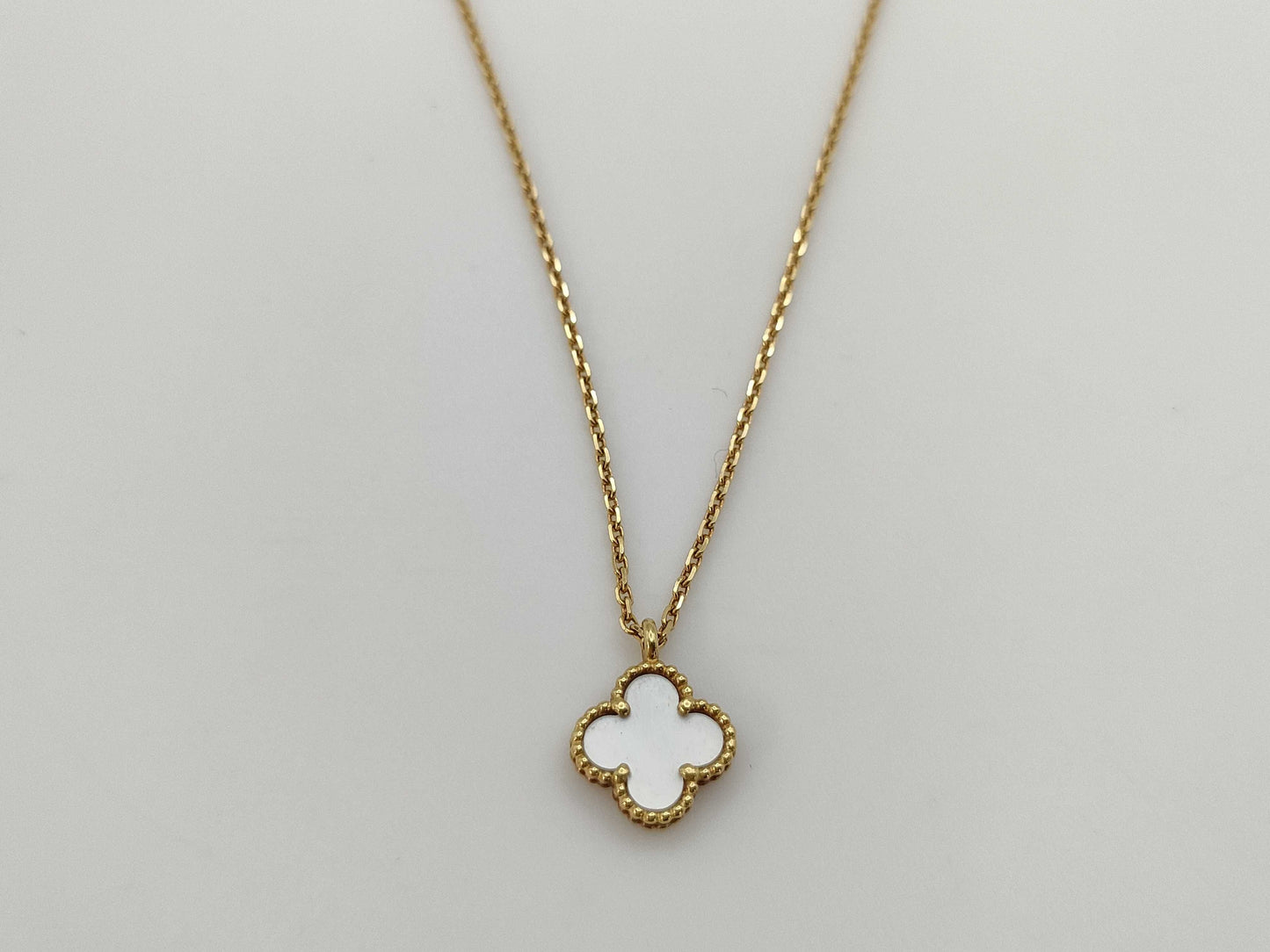 Van Cleef & Arpels Sweet Alhambra Mother-of-Pearl 750 2.8g Necklace
