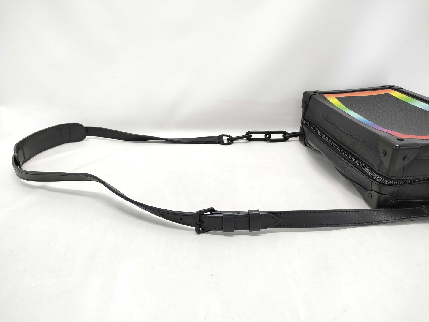 LOUIS VUITTON Taiga Rainbow Soft Trunk M30341 RFID DU2199 Shoulder Bag