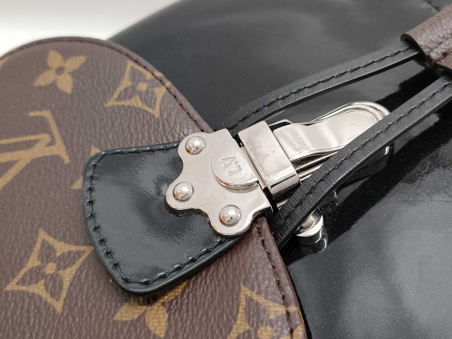 LOUIS VUITTON Vernis x Monogram Hot Springs M55769 SR0280 Black x Brown RFID Enabled Backpack