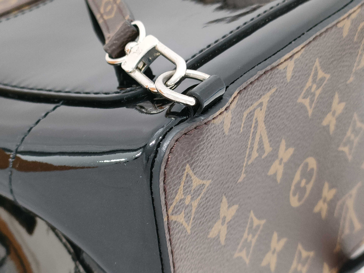 LOUIS VUITTON Vernis x Monogram Hot Springs M55769 SR0280 Black x Brown RFID Enabled Backpack