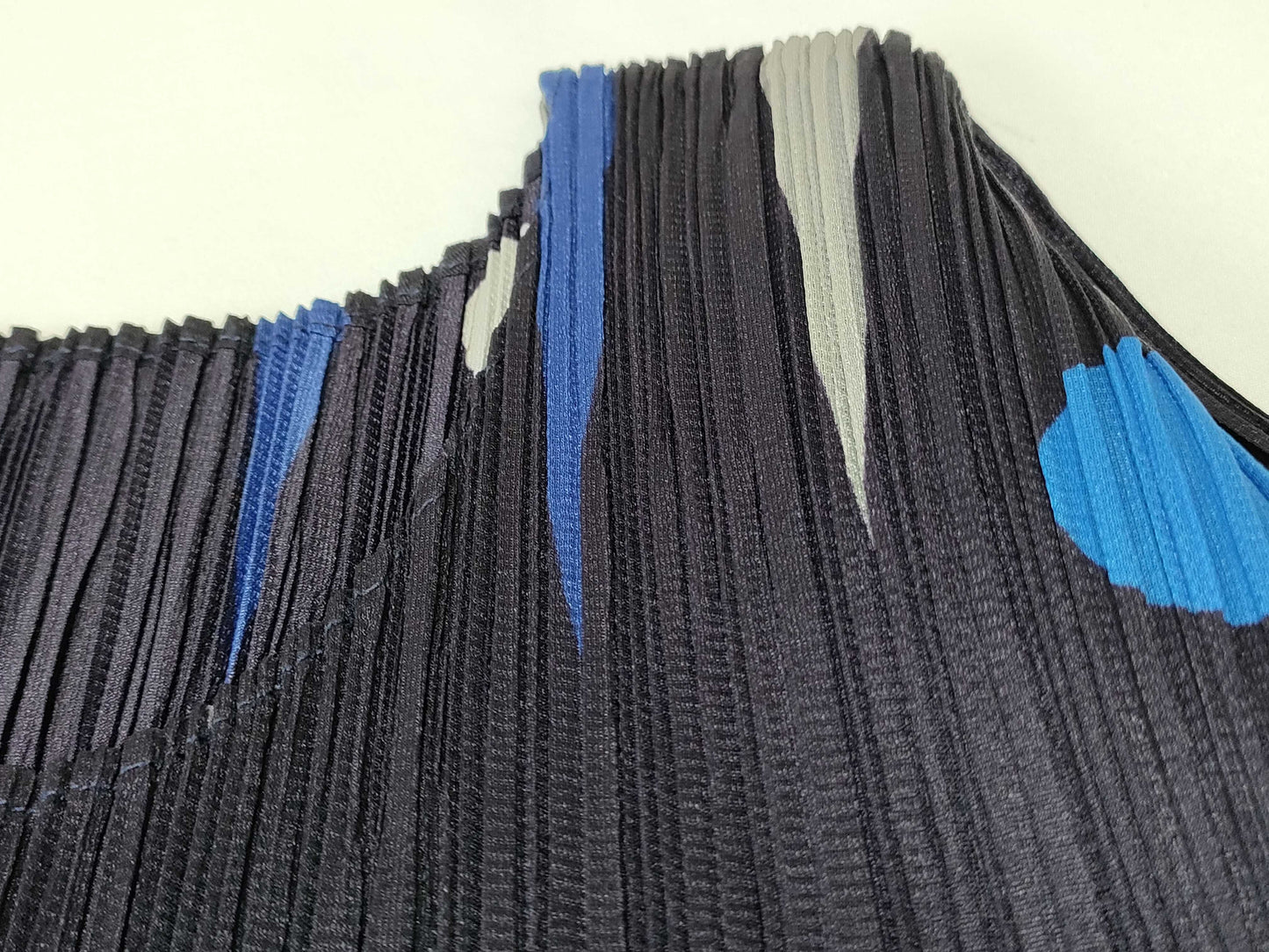 PLEATS PLEASE Dot Print Cut and Sew Tops