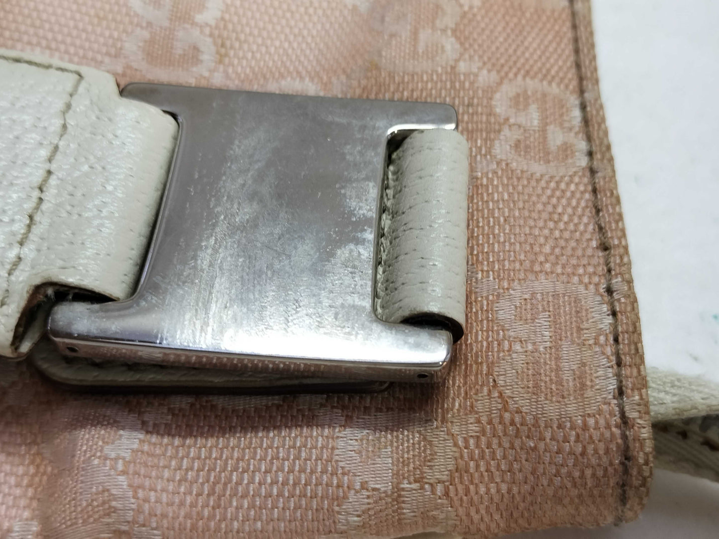 GUCCI GG Canvas Shoulder Bag Gucci GG Canvas Shoulder Bag