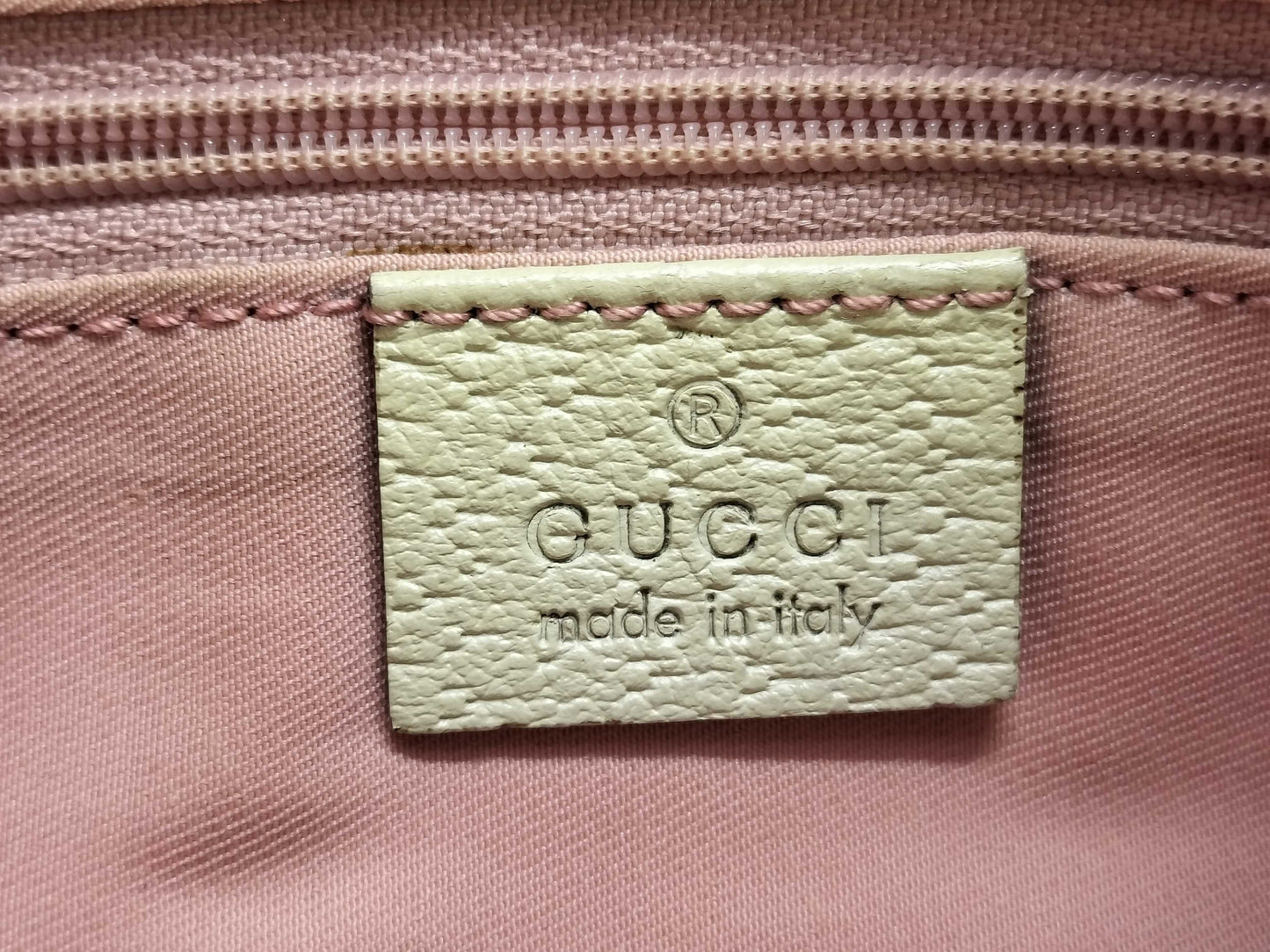 GUCCI GG Canvas Shoulder Bag Gucci GG Canvas Shoulder Bag