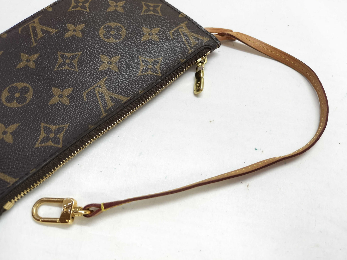 LOUIS VUITTON Monogram Neverfull Pouch