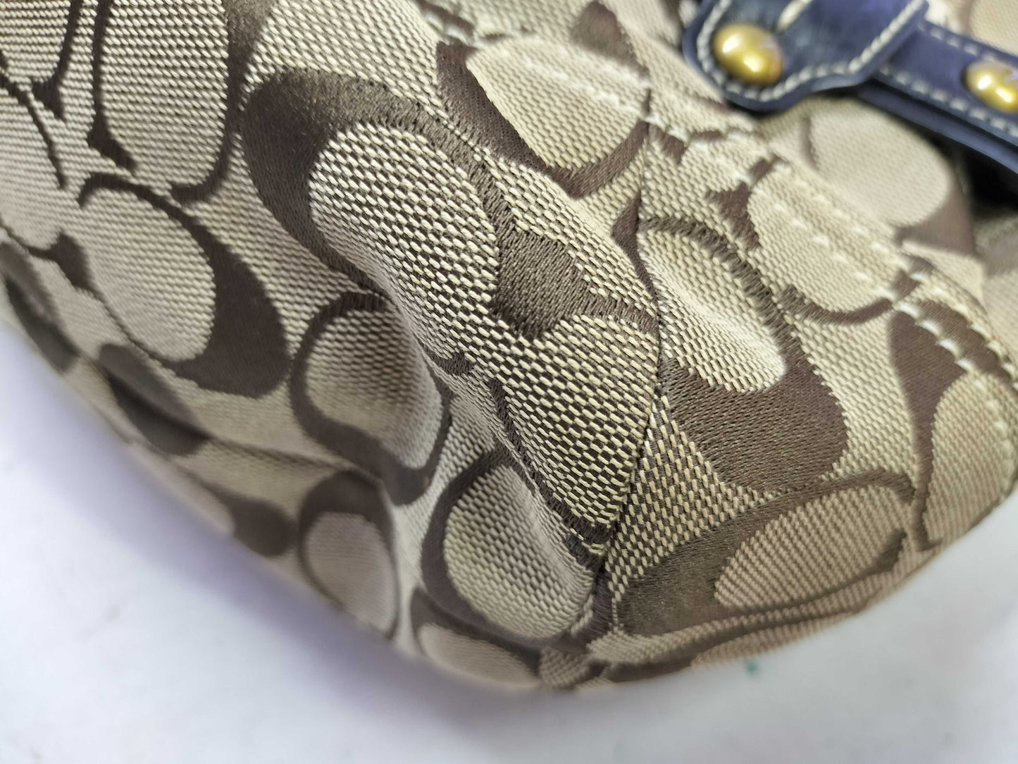 COACH Signature One-Shoulder Bag Shoulder Bag