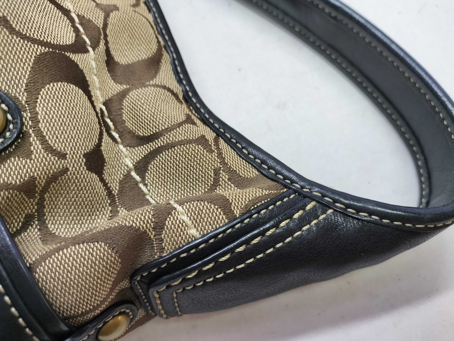COACH Signature One-Shoulder Bag Shoulder Bag