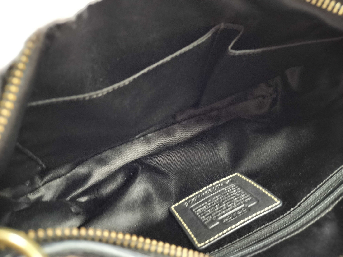 COACH Signature One-Shoulder Bag Shoulder Bag