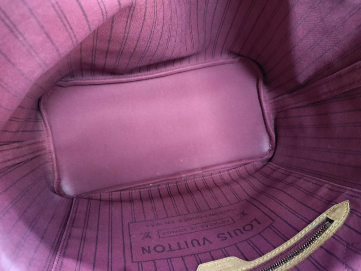 LOUIS VUITTON Monogram Neverfull Tote Bag
