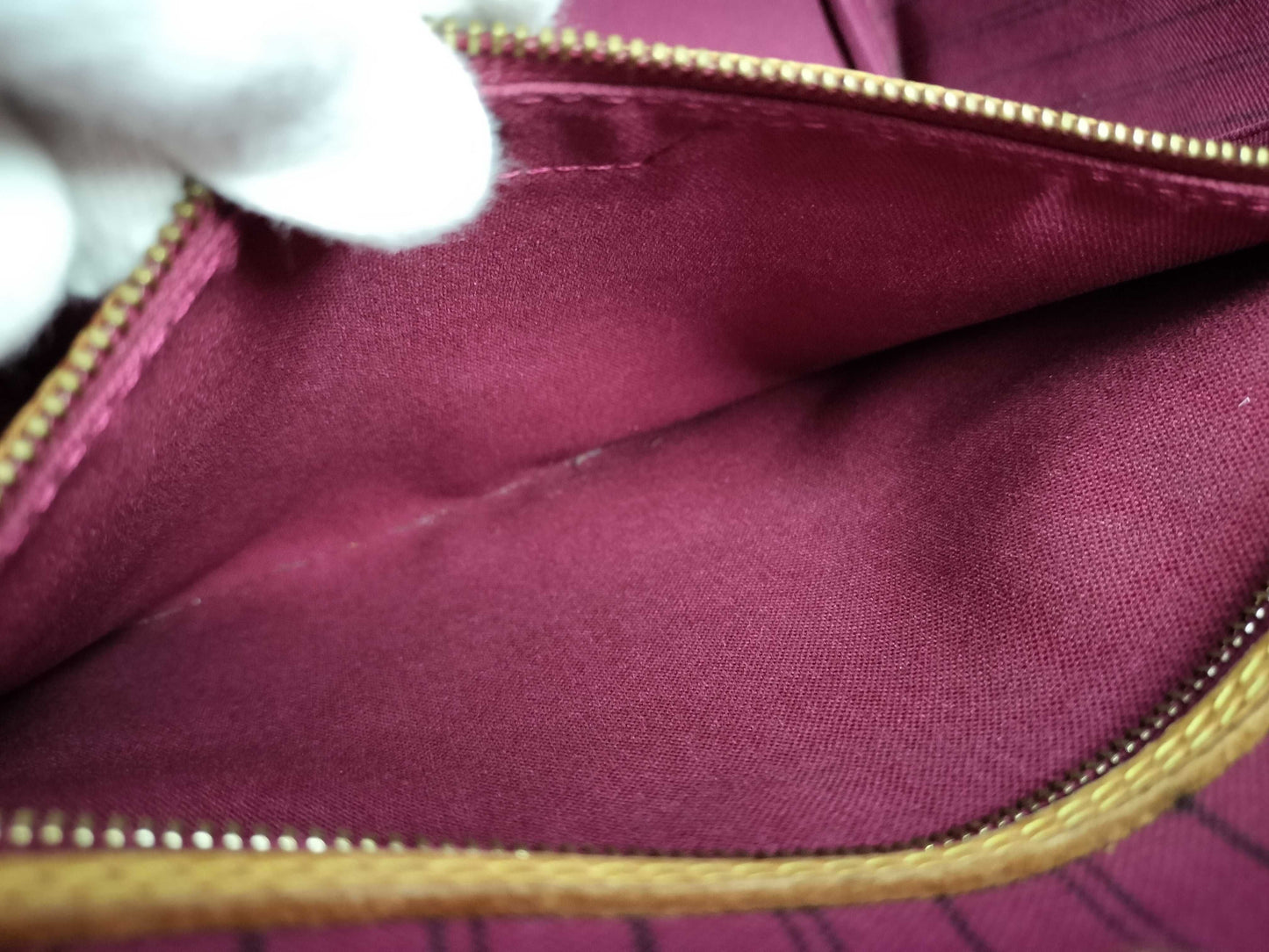 LOUIS VUITTON Monogram Neverfull Tote Bag