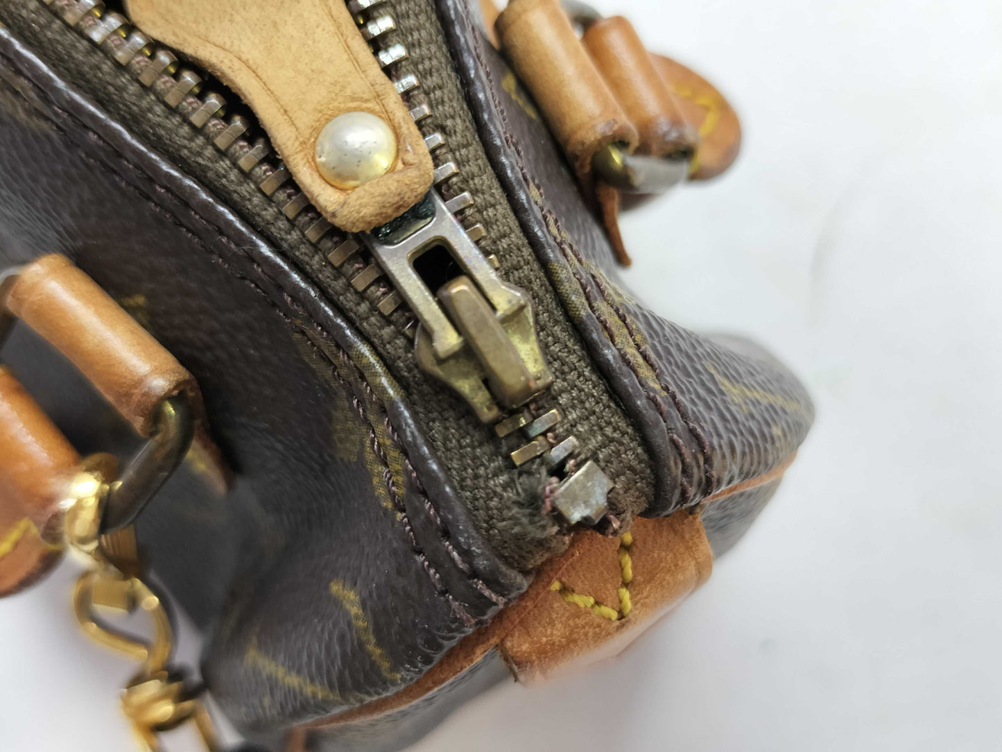 LOUIS VUITTON Monogram Louis Vuitton Monogram Mini Speedy Handbag