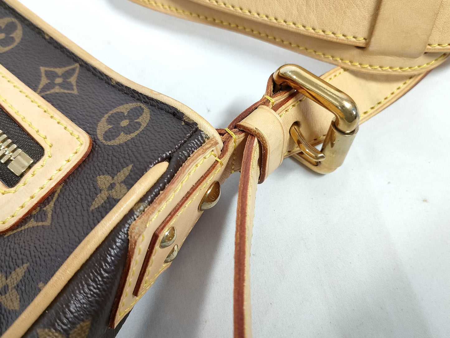LOUIS VUITTON Monogram Louis Vuitton Monogram Hudson GM Shoulder Bag