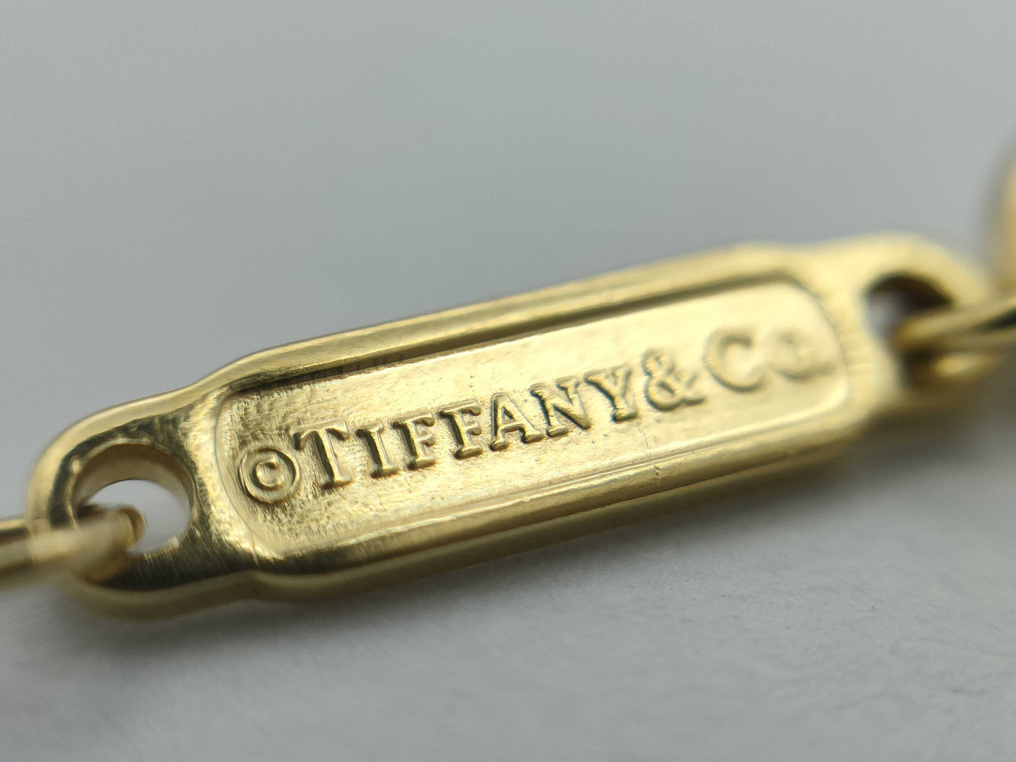 Tiffany & Co. T Circle Diamond Necklace in Yellow Gold and Au750, 6.7g