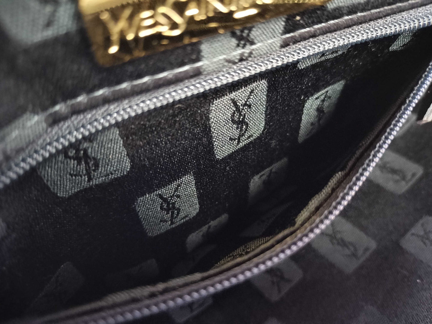 Yves Saint Laurent Leather Diamond-Cut Handbag