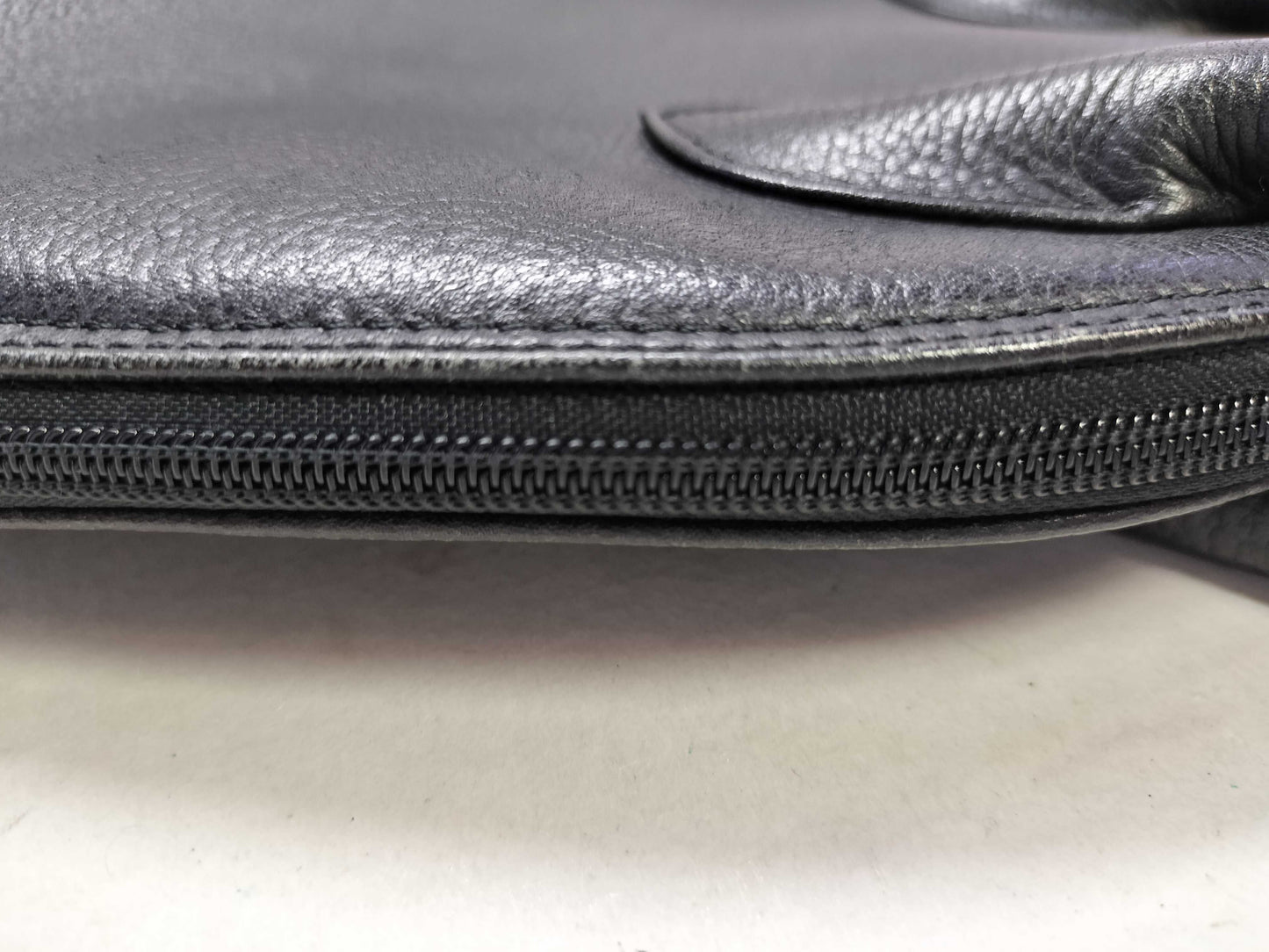 Yves Saint Laurent Leather Diamond-Cut Handbag