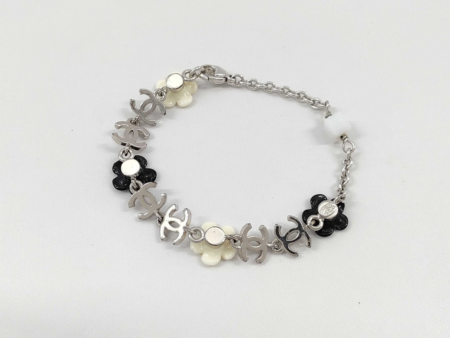 CHANEL Coco Mark Silver Camellia Bracelet/Bangle