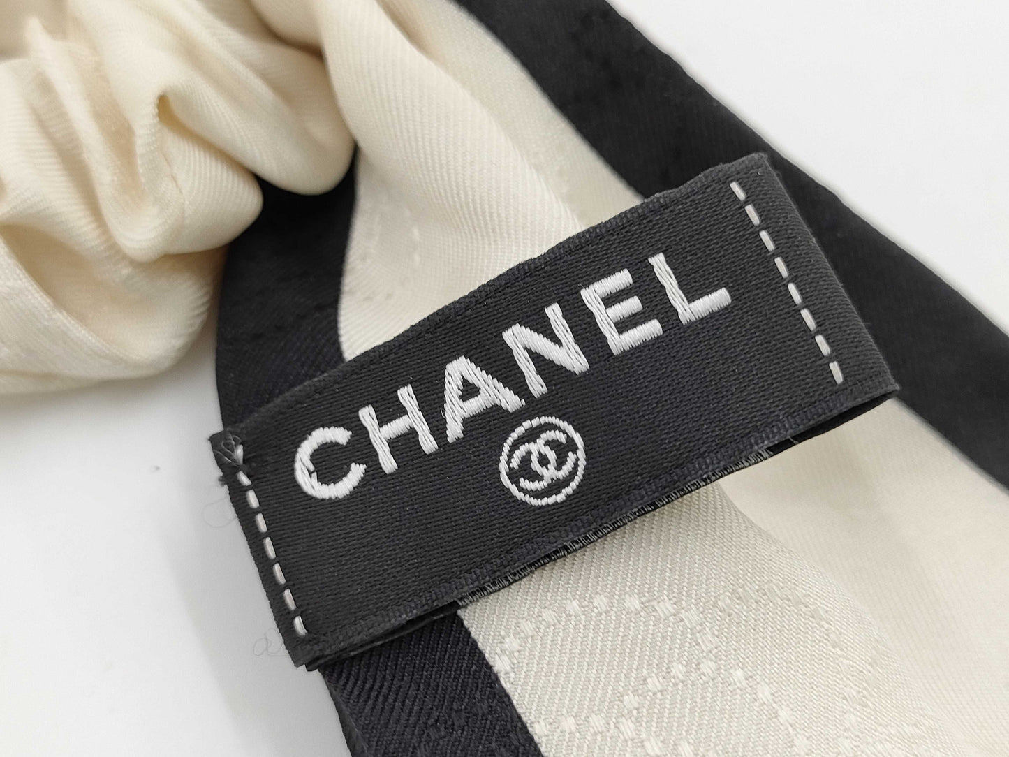 CHANEL CHANEL Scrunchie Hair Accessory Ribbon Coco Mark White x Black Silk Hair Accessory