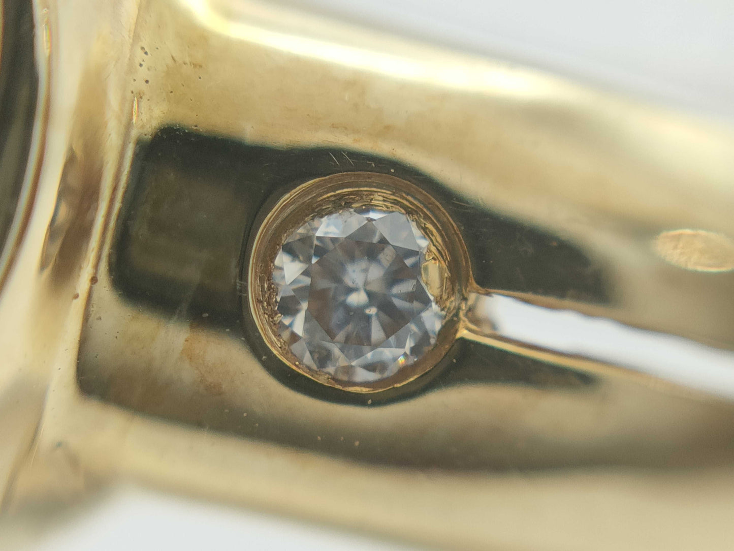 Colored Diamond 750 4.0g Ring