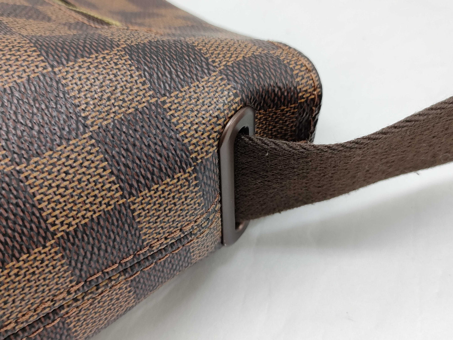 LOUIS VUITTON Damier LOUIS VUITTON Brooklyn Shoulder Bag
