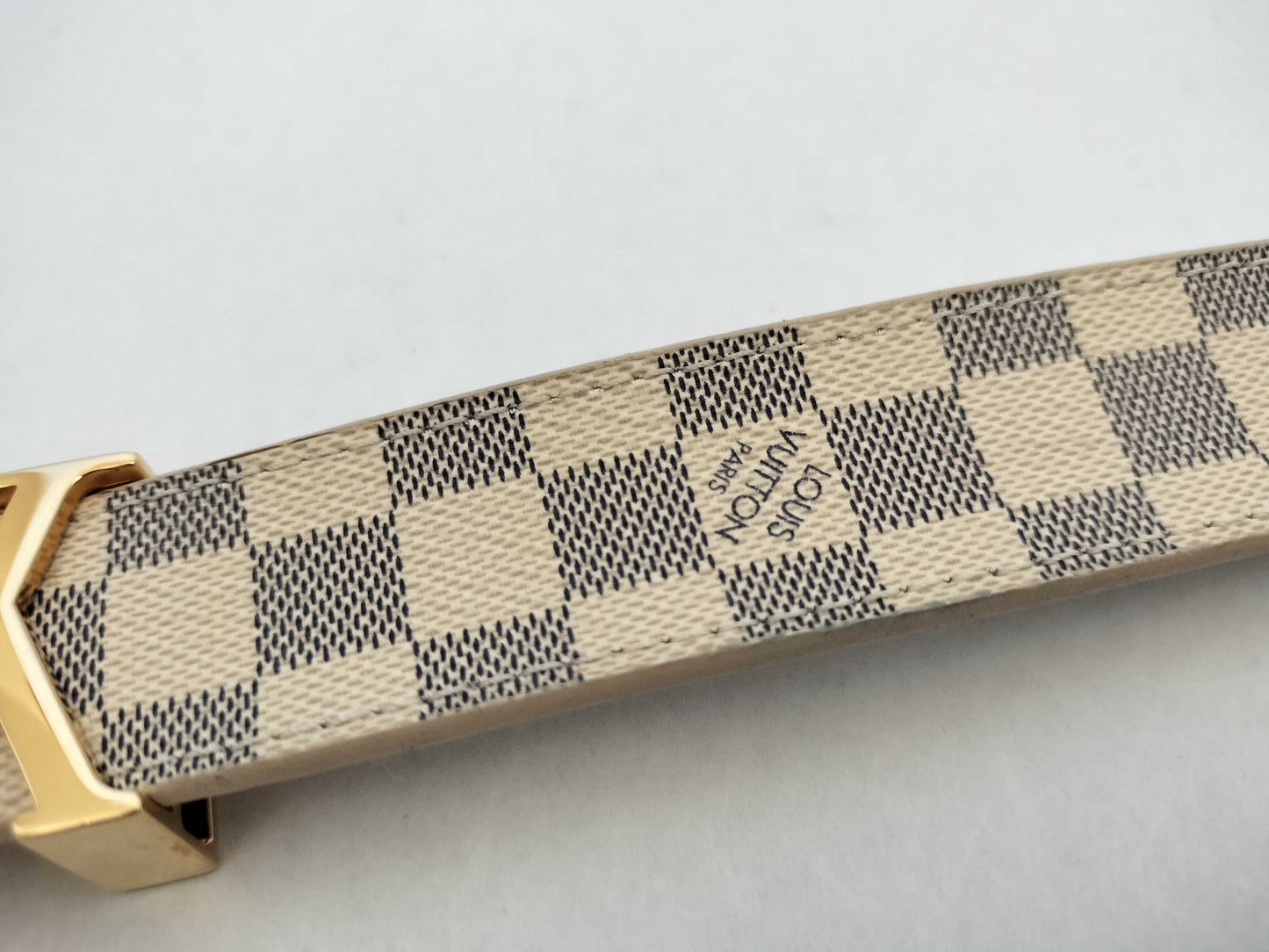 LOUIS VUITTON Unconfirmed Damier Azur Centurion with LV Initials, Damier Azur M9268 Belt