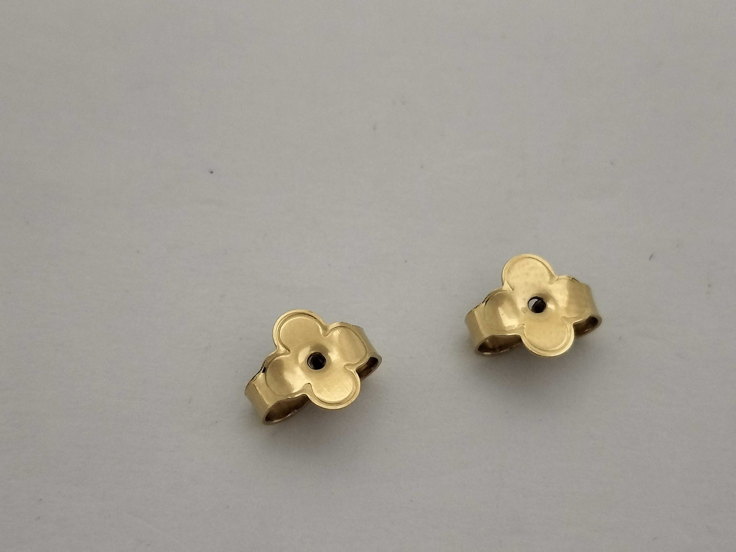 LOUIS VUITTON Earrings LV Iconic Louisa Pearl GP Gold M01585 Earrings