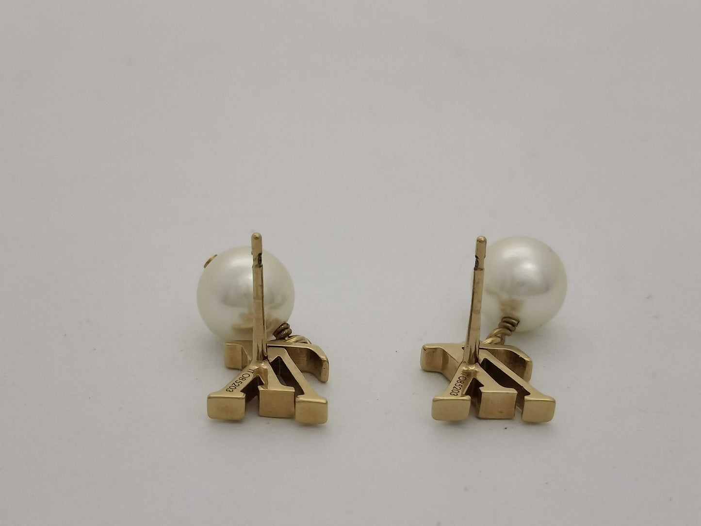 LOUIS VUITTON Earrings LV Iconic Louisa Pearl GP Gold M01585 Earrings