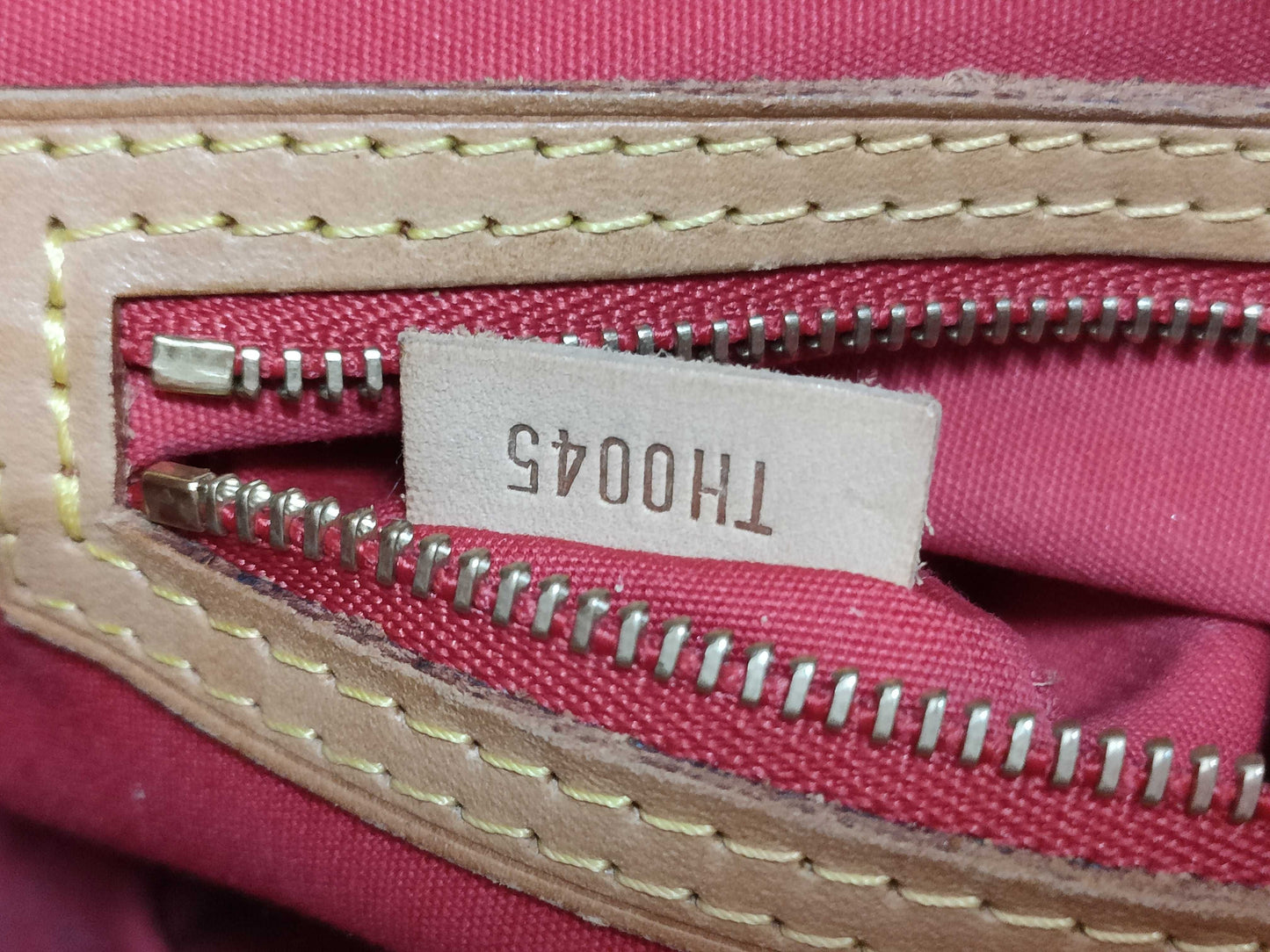 LOUIS VUITTON RFID Unverified Vernis Tote Bag Red